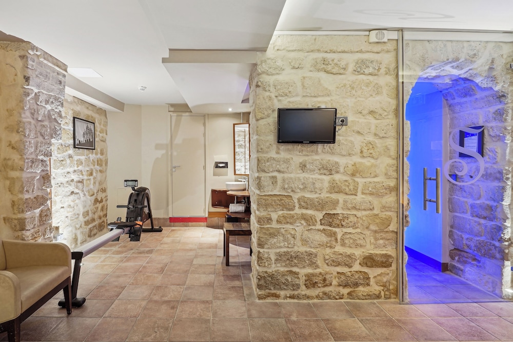 Hotel De Sevres 27/45