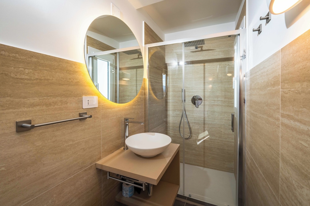 Skyline Boutique Hotel 49/50