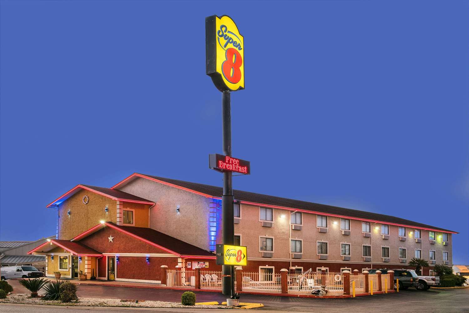 Super 8 by Wyndham San Antonio/I-35 North 1/9