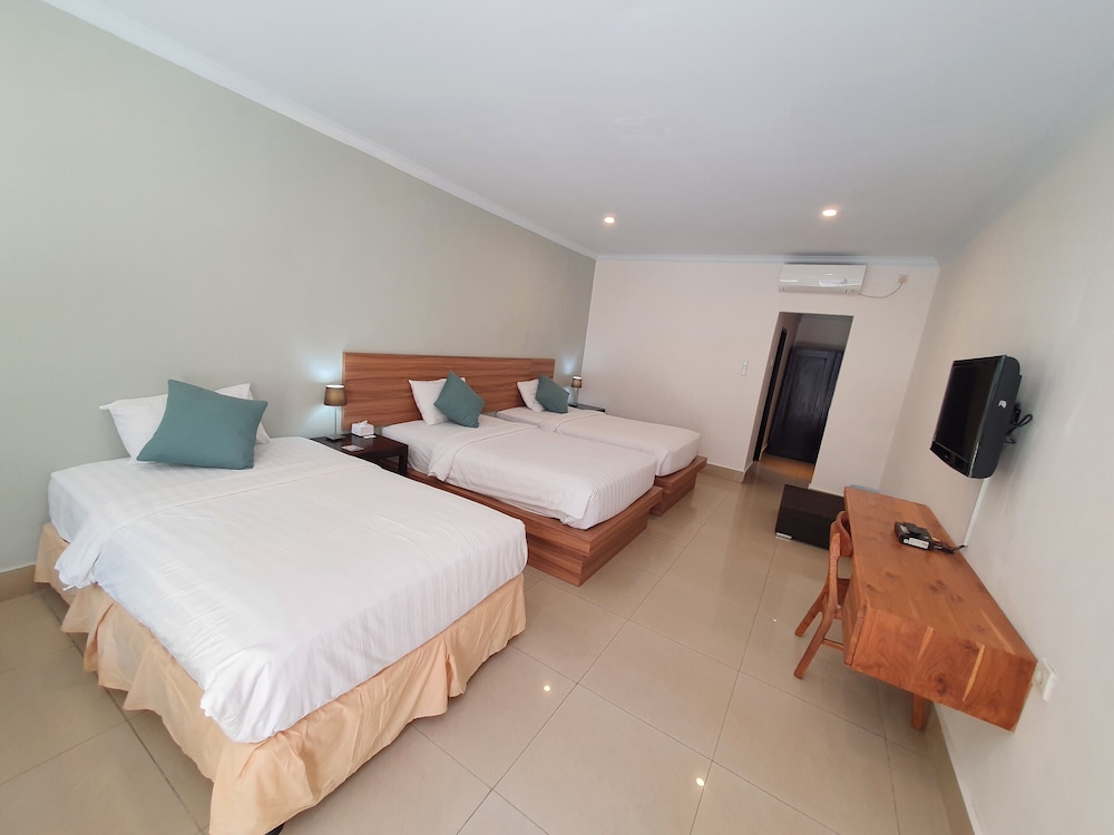 Radha Bali Hotel 25/70