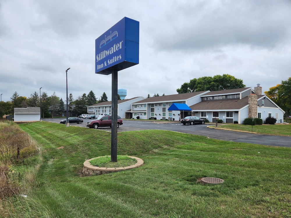 Stillwater Inn Suites 47/50