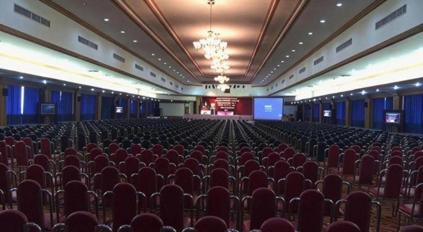 Pathumthani Place Hotel 32/34