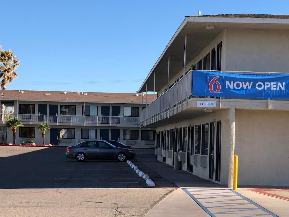 Motel6 Nogales, AZ - Mariposa Road 21/31