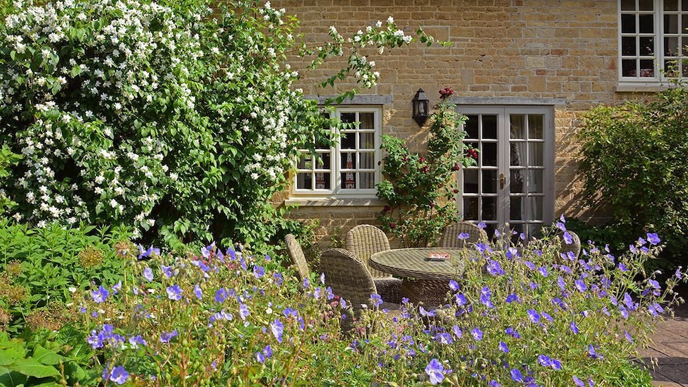 Aintree Cottage 13/14