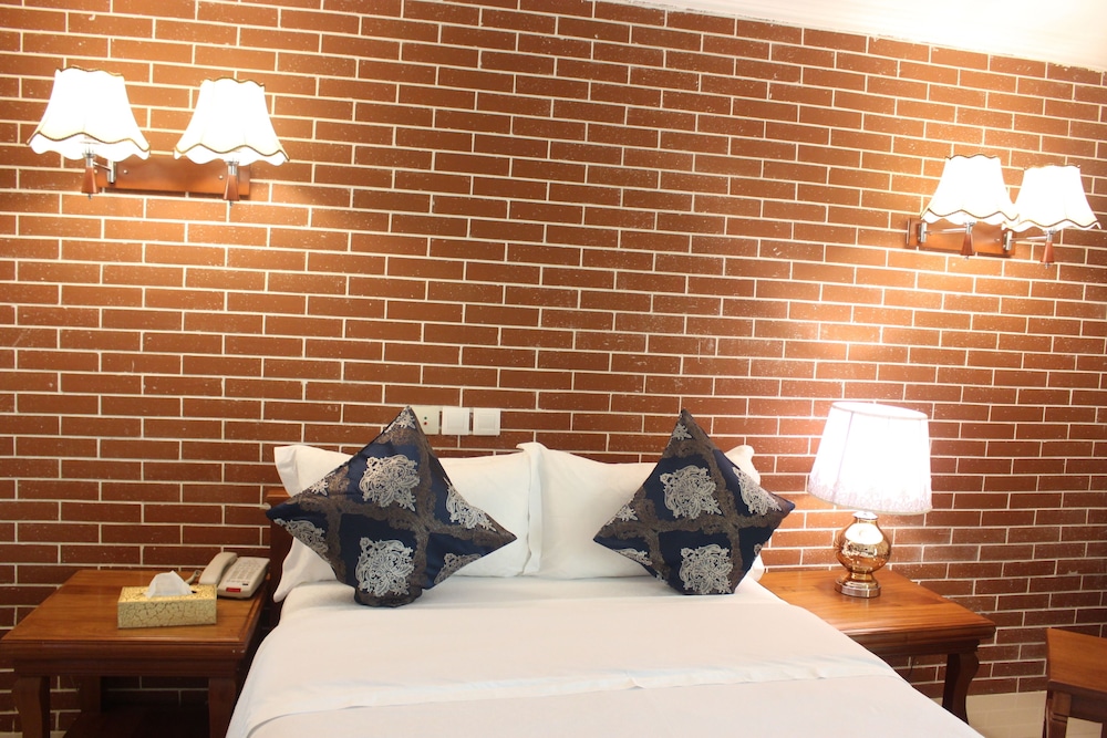 Adamaoua Grand Hotel 33/81