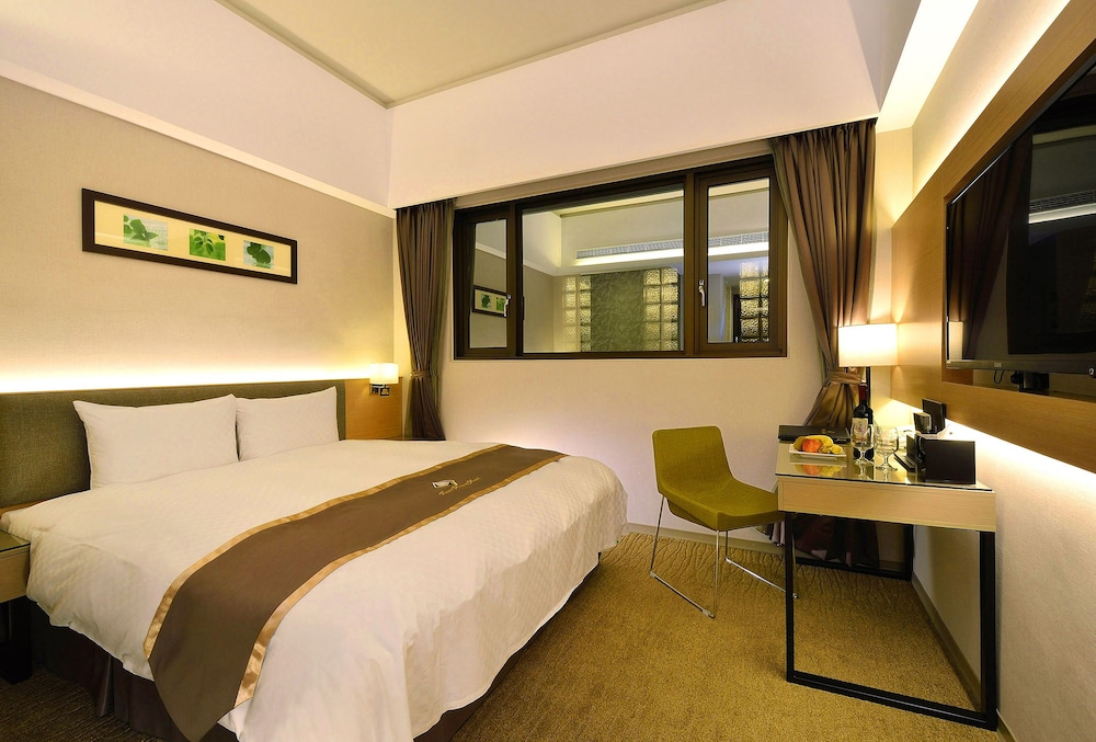 Tsun Huang Hotel 12/62