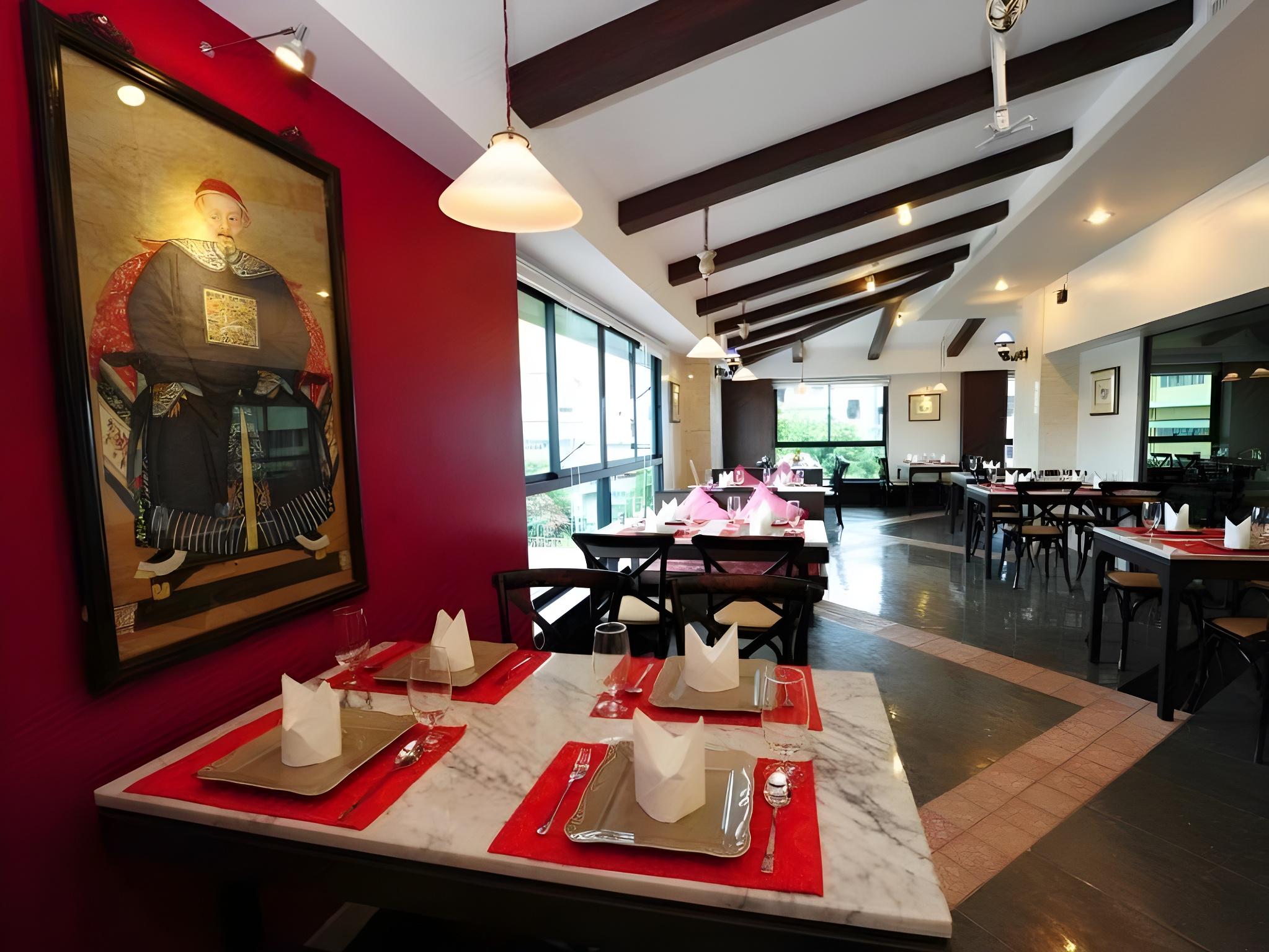Bonito Chinos Hotel 40/46