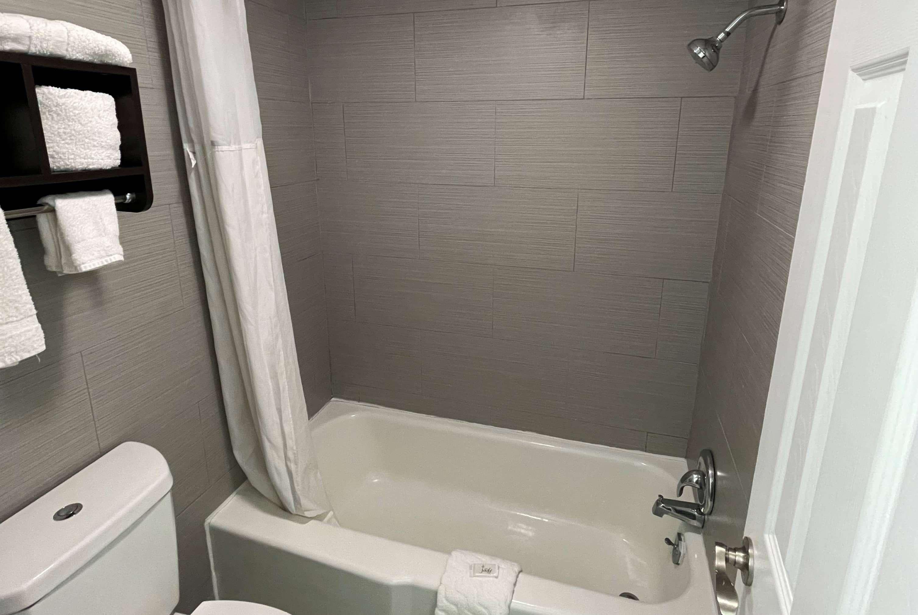 Days Inn by Wyndham Calhoun GA I-75 and US-41 28/28