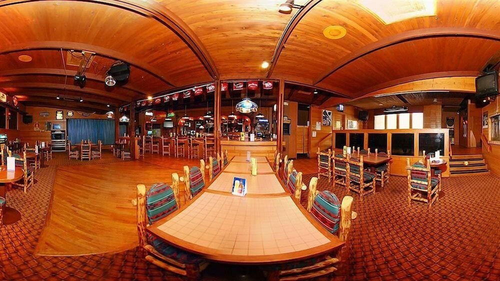 Douglas Inn Amp Conference Center 27/50