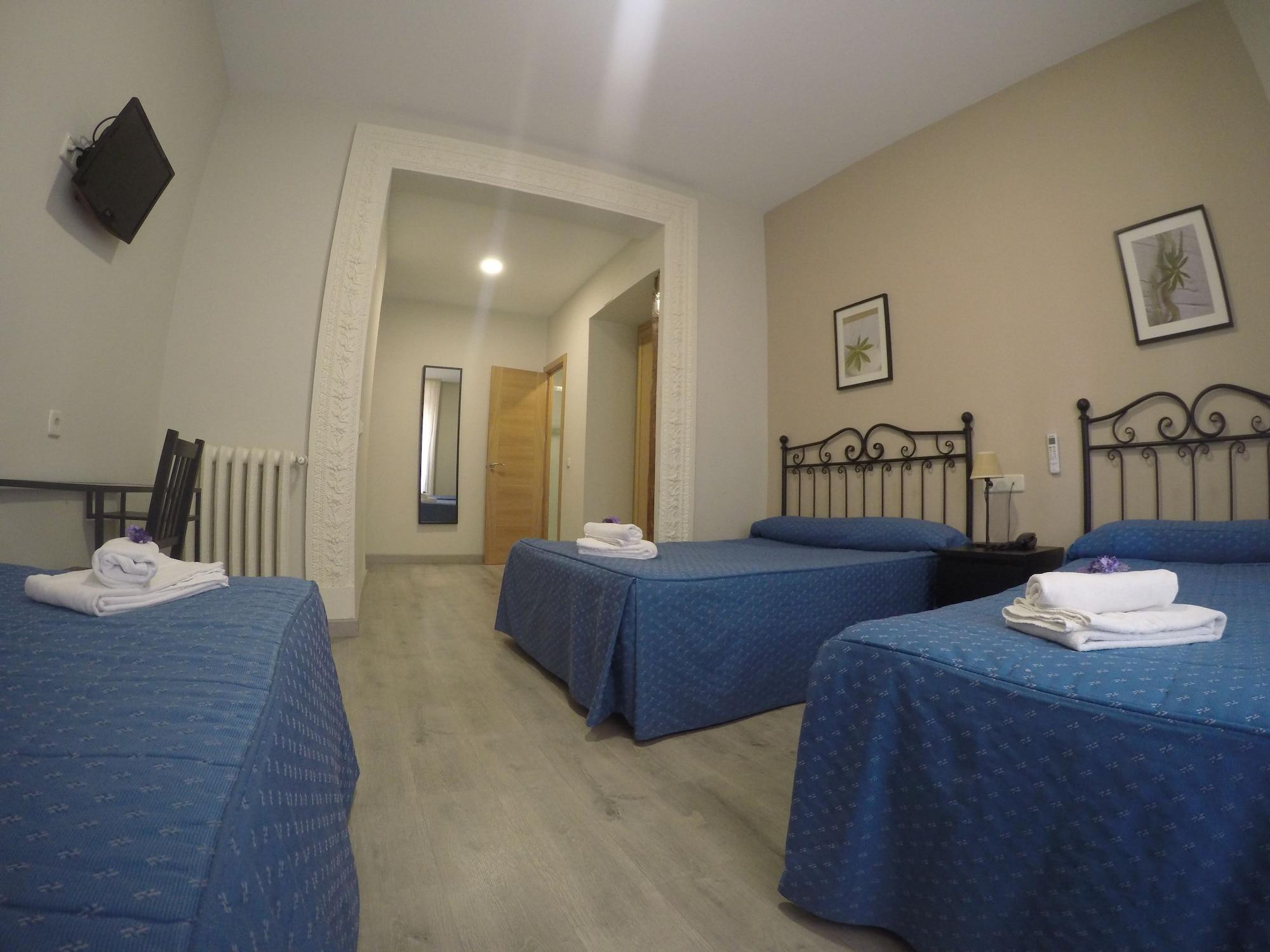 غرفة رباعية بحمام خاص، Hostal El Pilar 5/10