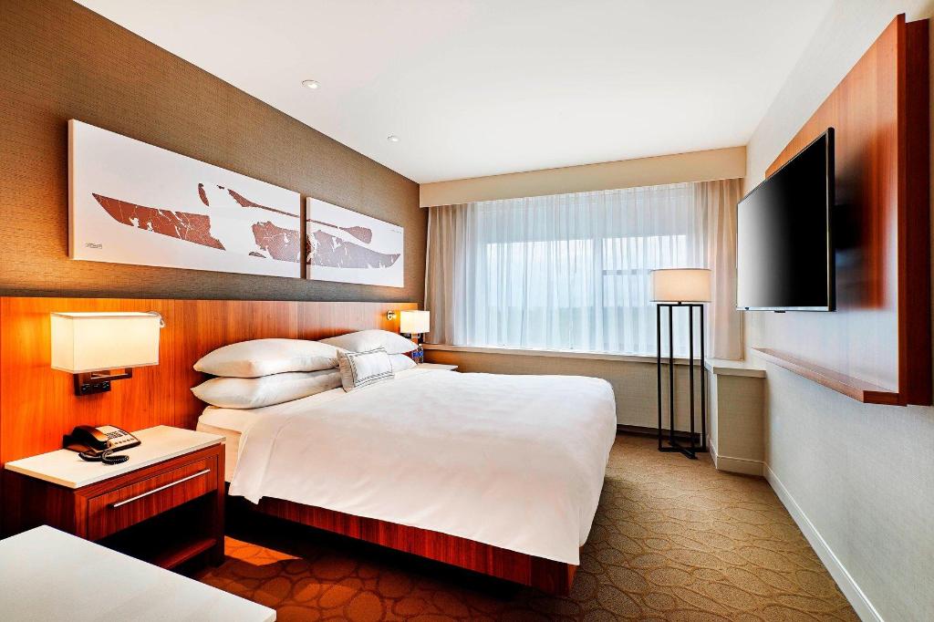 Junior Suite, King Bed, Sofa