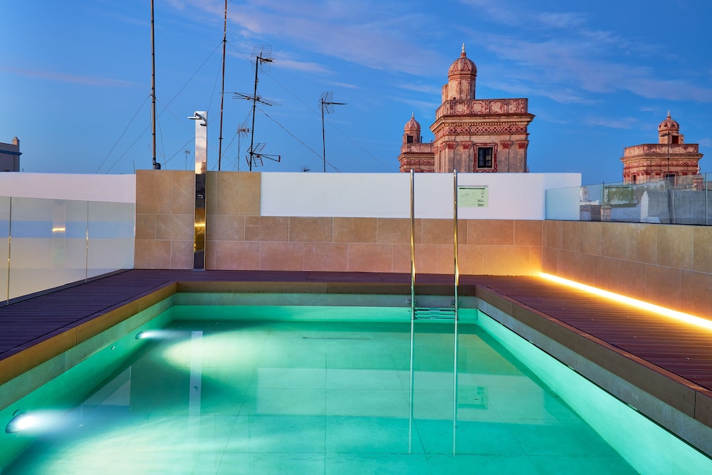 Tandem Torres de Cadiz Suites 24/50