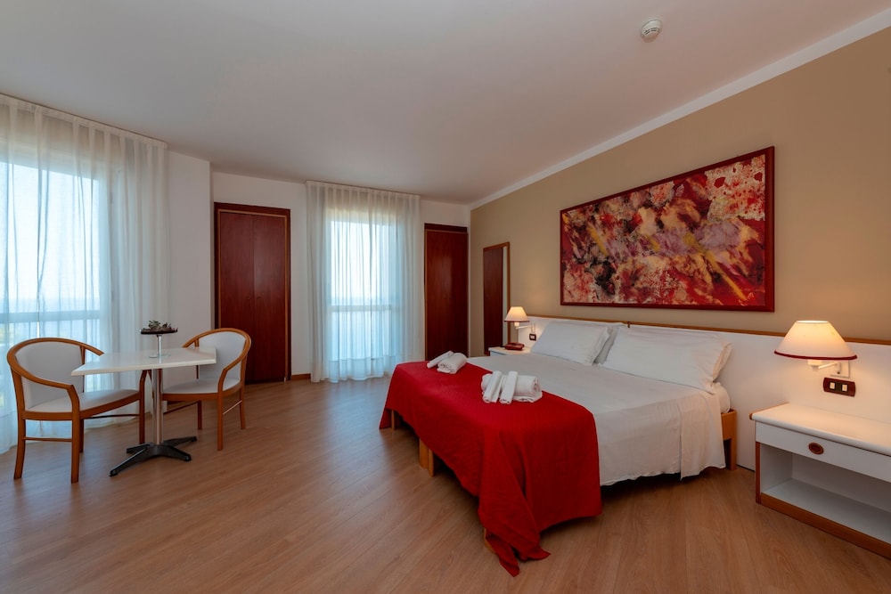 ROOM, DOUBLE BED, SEA VIEW