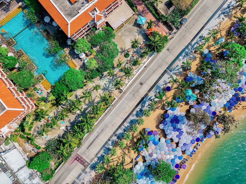 Avalon Beach Resort 68/74