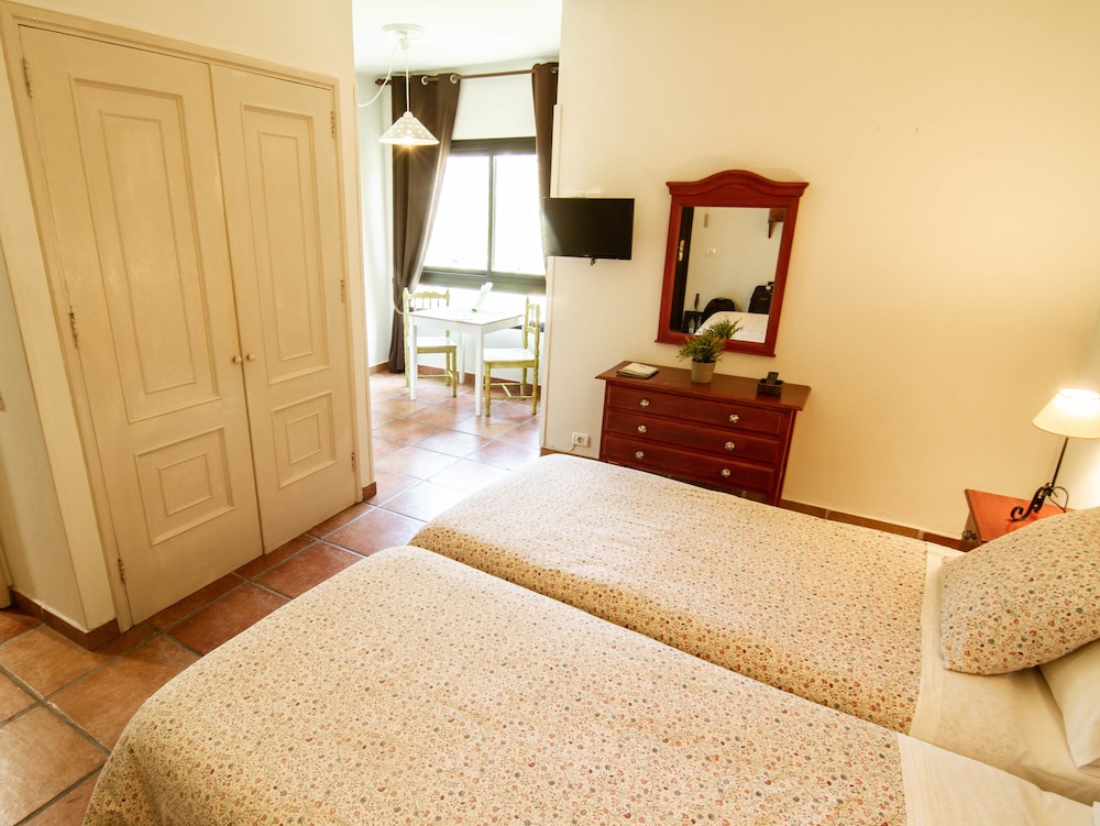APARTAMENTOS LOS TELARES 26/50