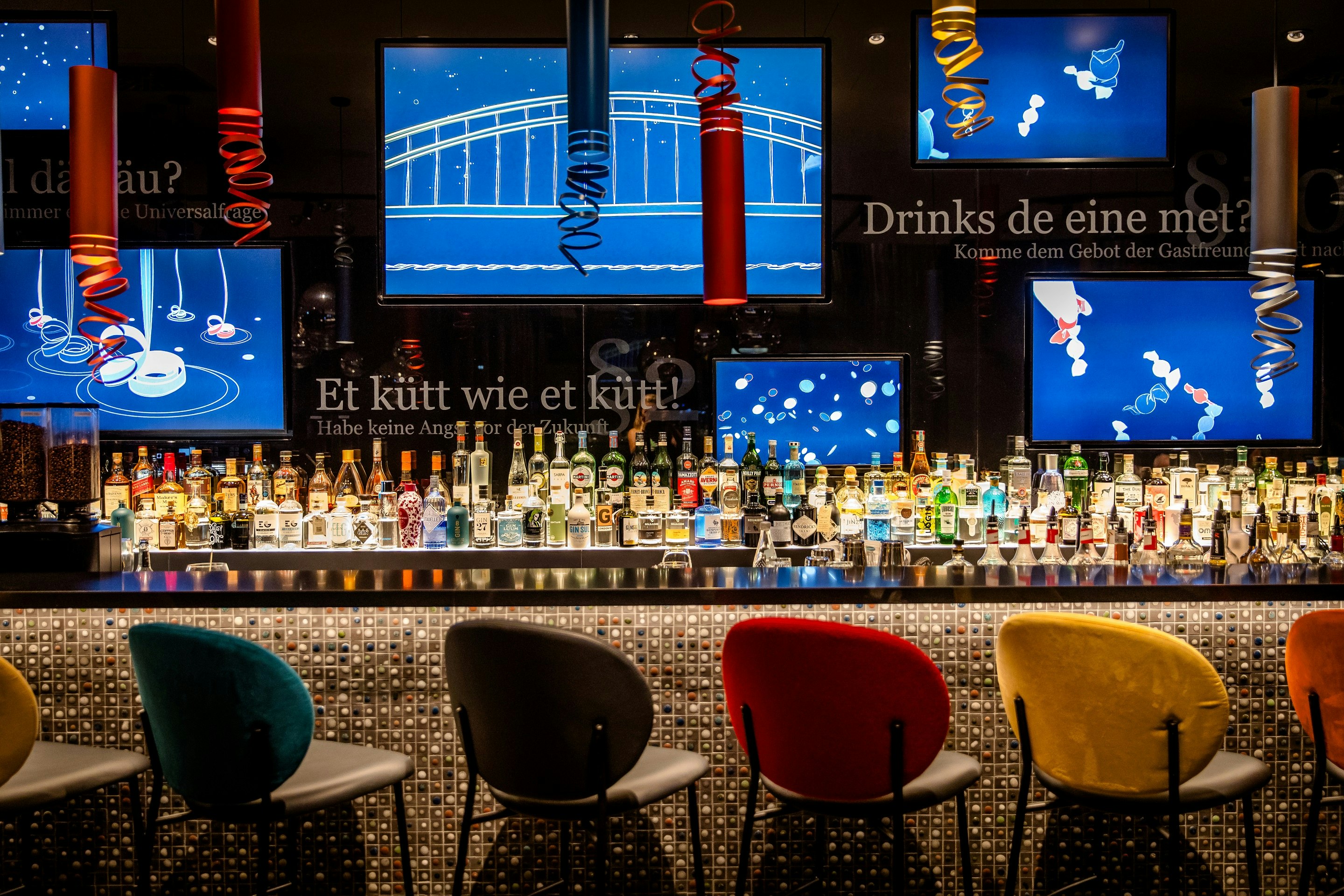 Hotel Motel One Koln-Mediapark 22/23