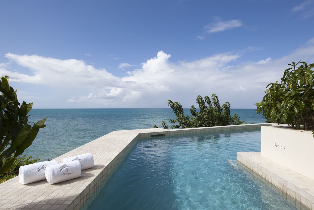 Cove Suites At Blue Waters 46/50