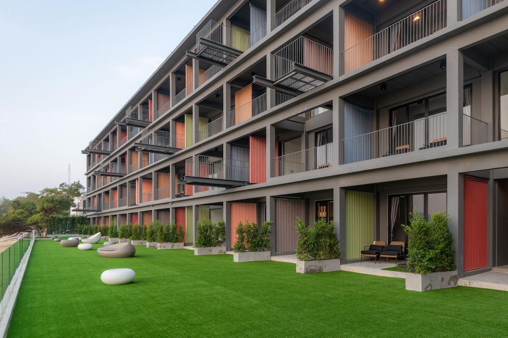 Arch39 Phuket Beach Front 4/36