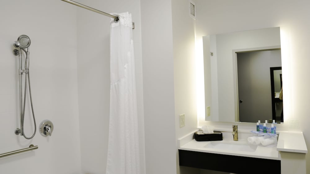 Holiday Inn Express And Suites Kingston Ulster 20/44