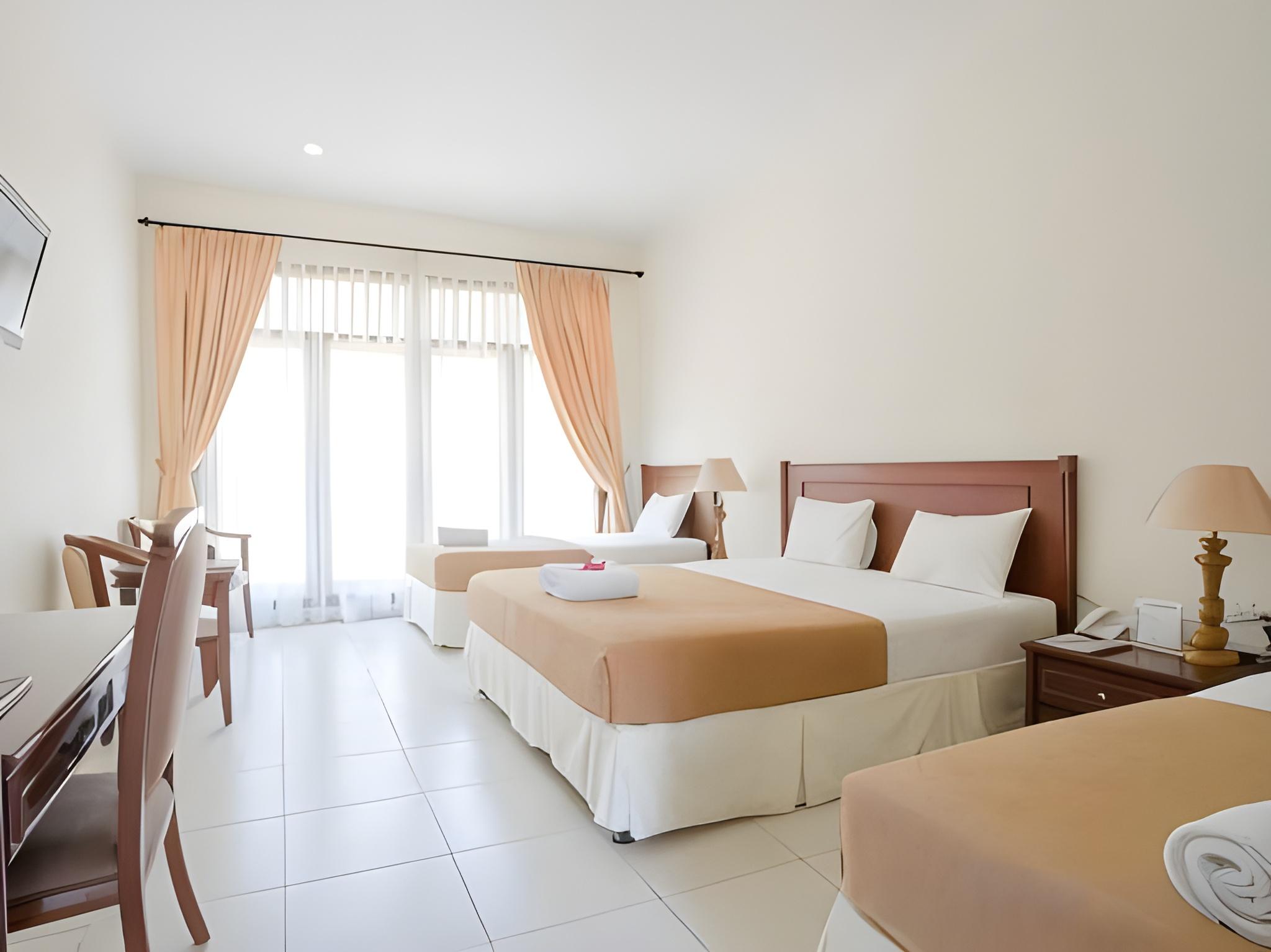 D Emmerick Hotel Salatiga 9/26