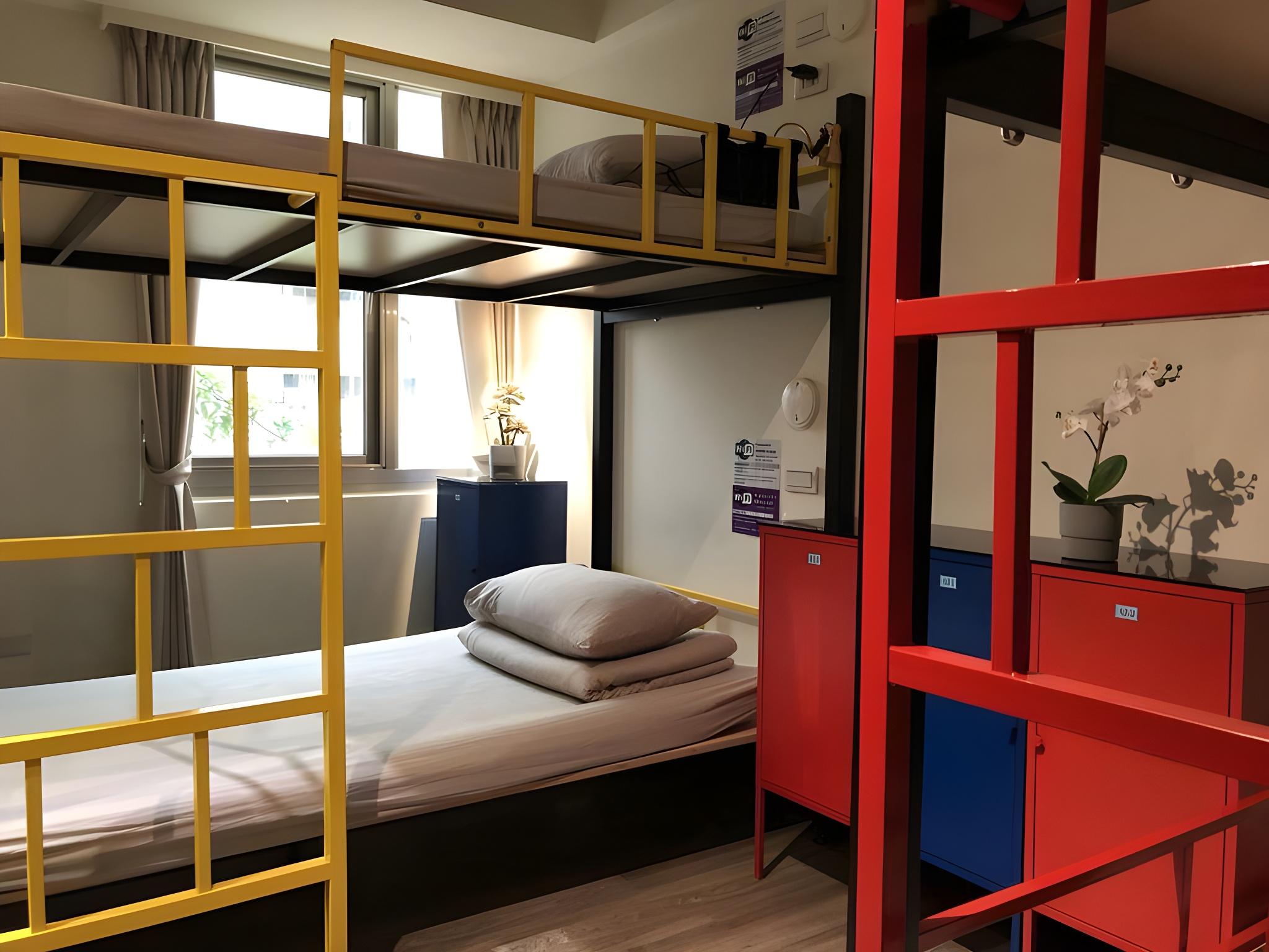 FEMALE DORM, FEMALE ONLY, DELUXE