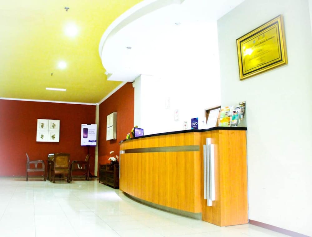 Pia Hotel Cirebon 2/15