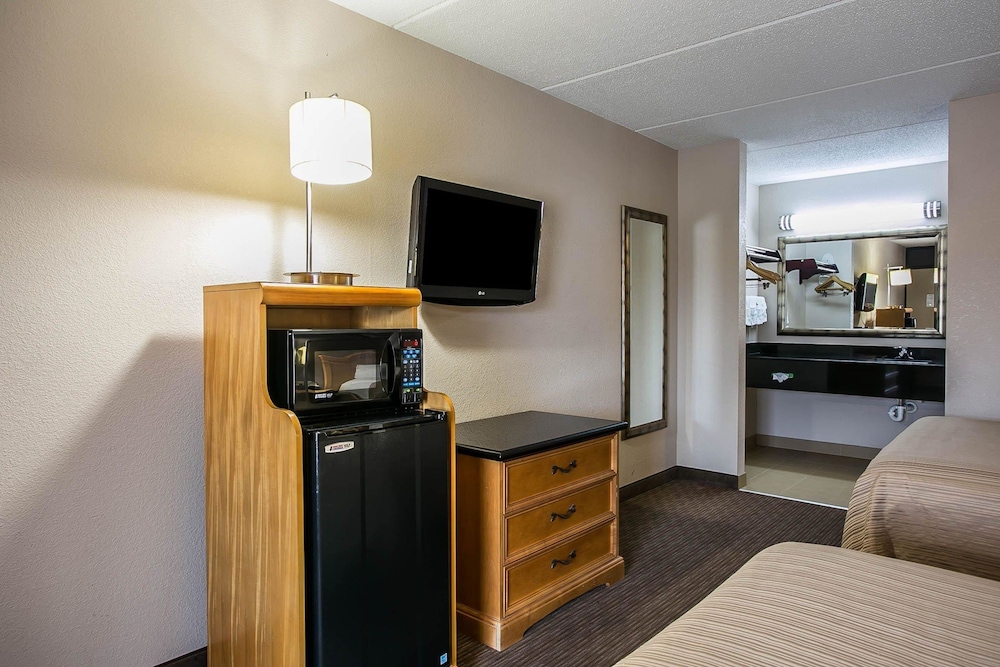 Quality Inn Hartsville 27/37
