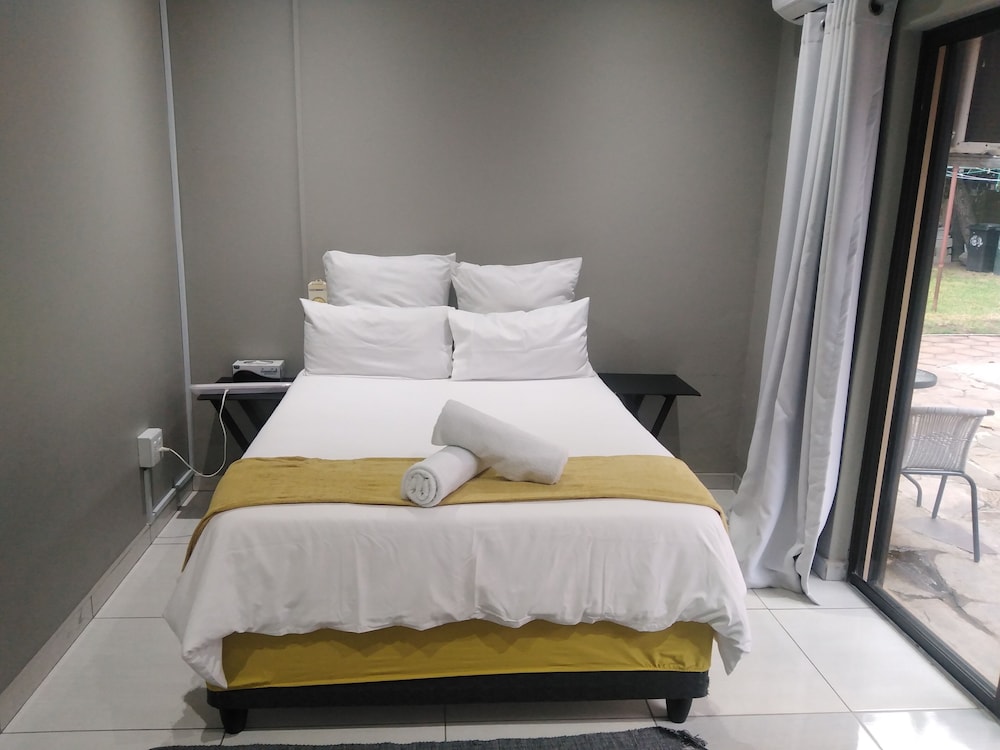 Nqabanqaba 16/36