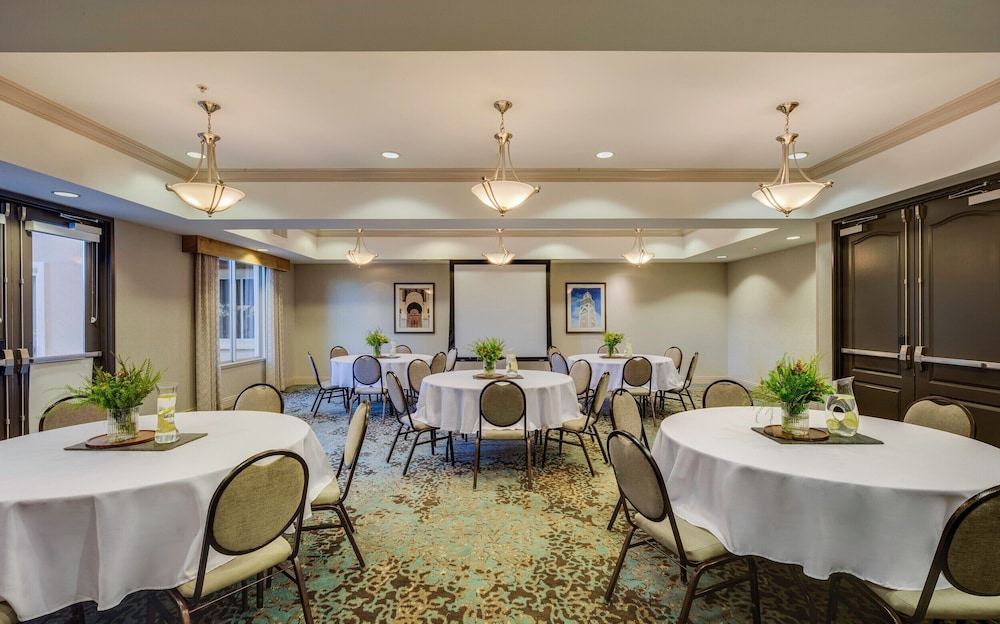 Ayres Hotel Chino Hills 49/55