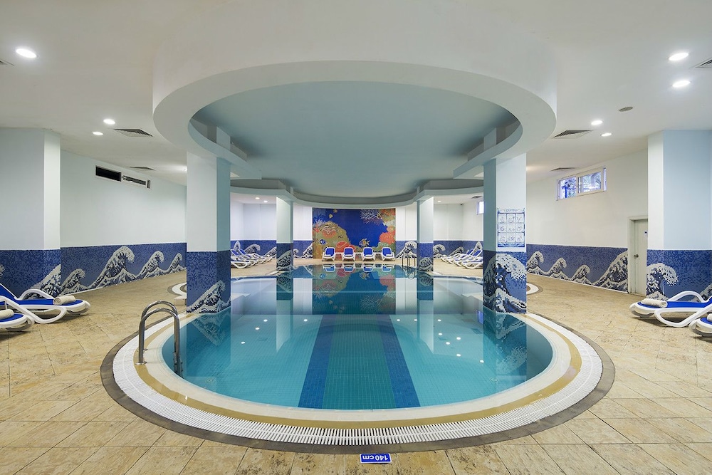 Catamaran Resort Hotel 42/71