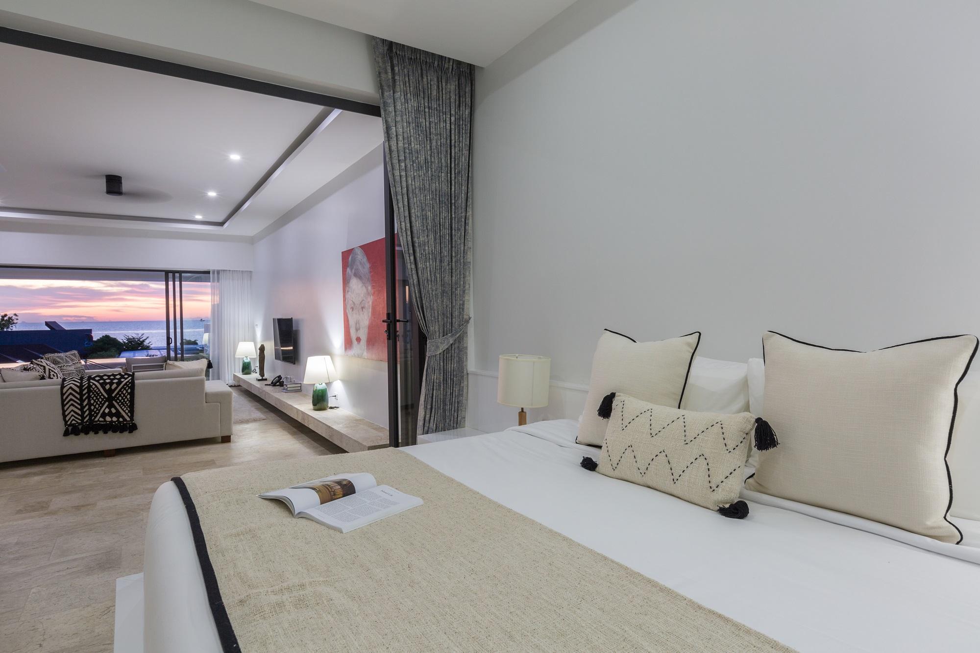 2 Bedrooms, Ocean, Suite, 2 King Beds, with Pool