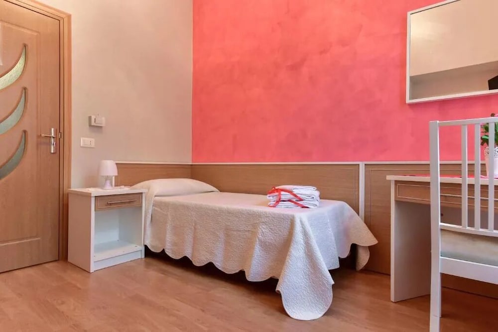 Trani B T Rooms 14/46