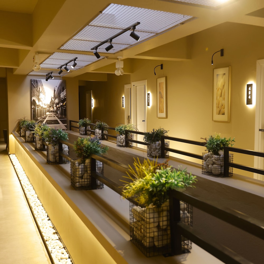 Esin Hotel 4/50