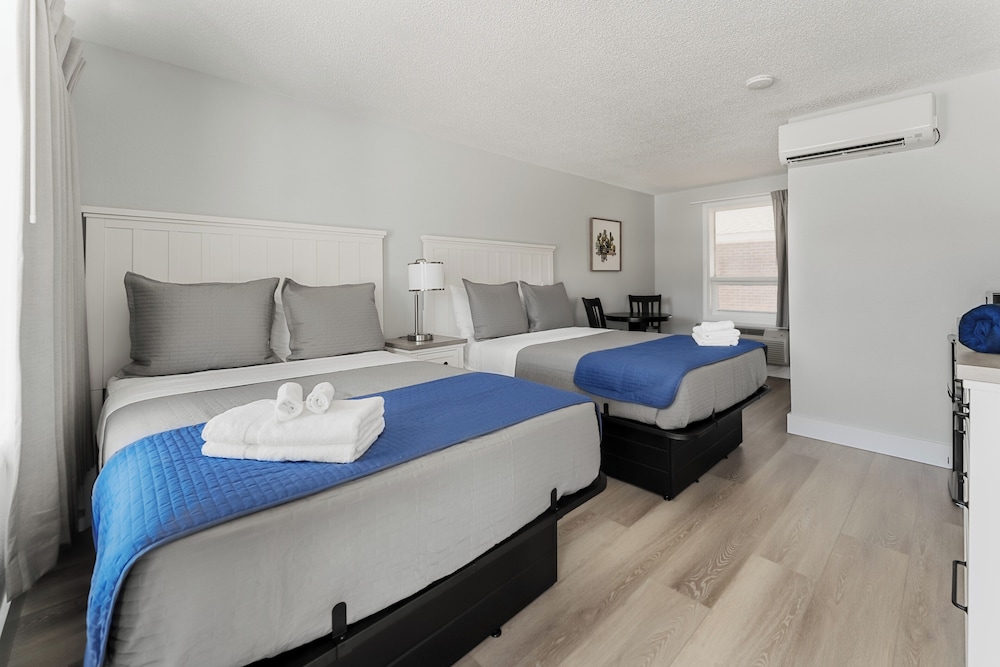 Courtyard, 2 Double Beds, Xl