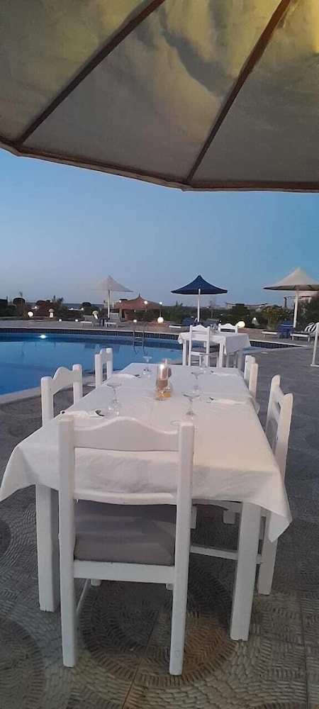 Dolphin Continental Hotel 42/59