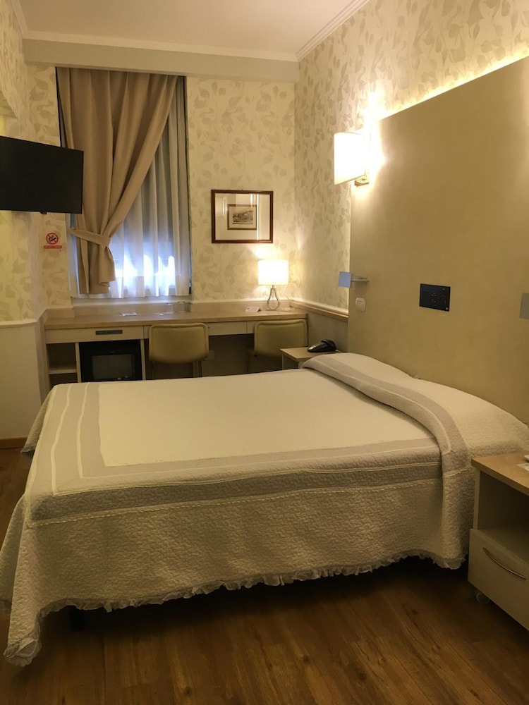 Flora Hotel Milan 26/49