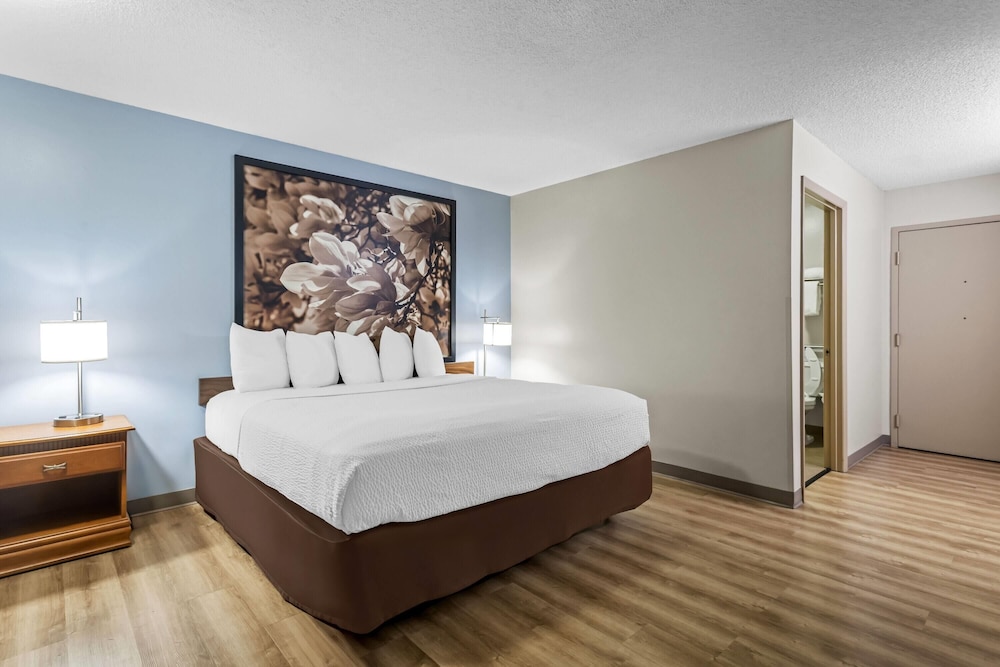 غرفة بسرير كينج، Super 8 By Wyndham Valdosta Conf Center Area 2/9