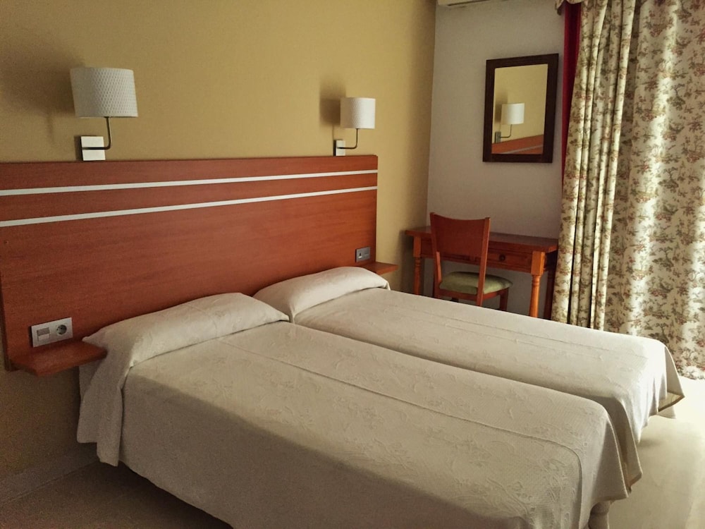 Hotel Carmen Teresa 35/72