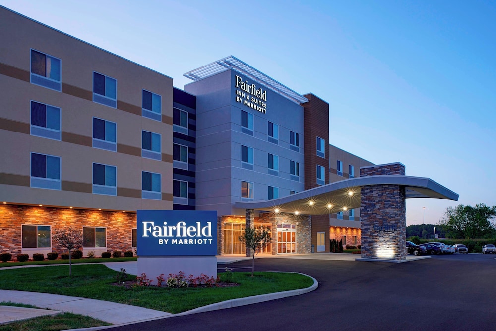 Fairfield Inn And Suites Columbus In 49/50