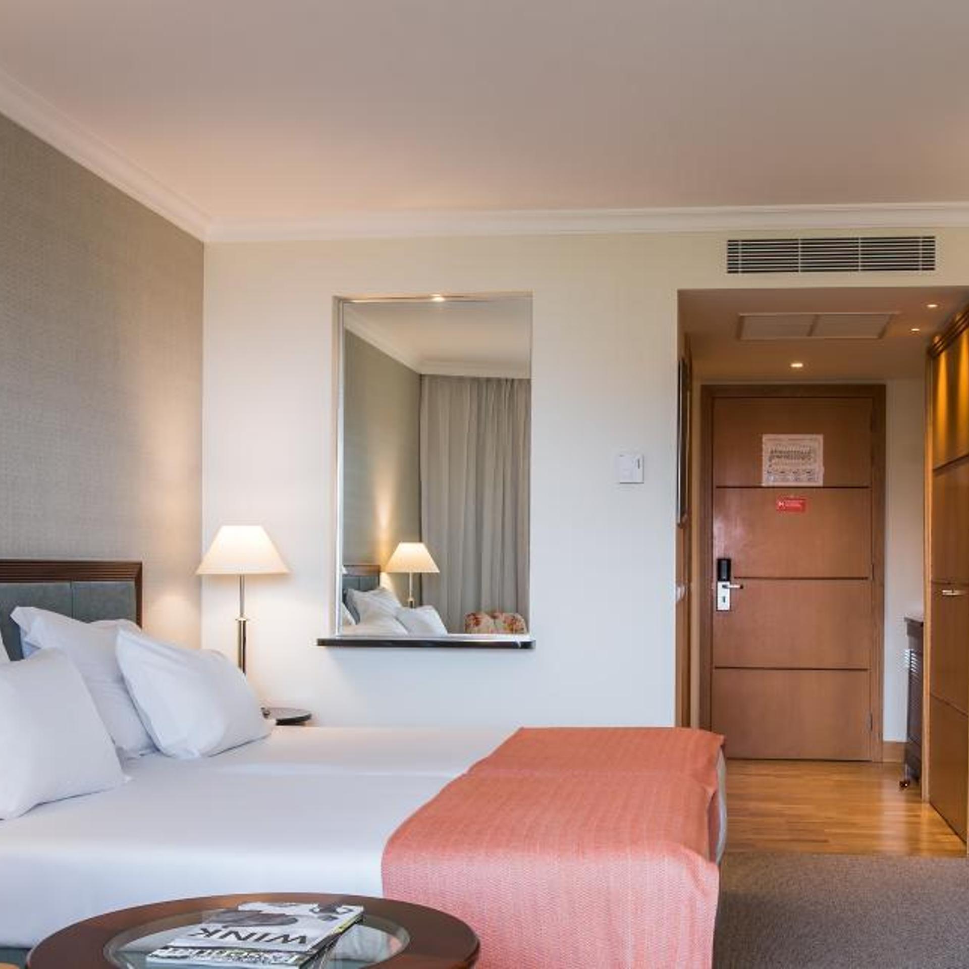 Room, Twin Beds, Lateral Side Sea View، Pestana Grand Premium Ocean Resort 5/8