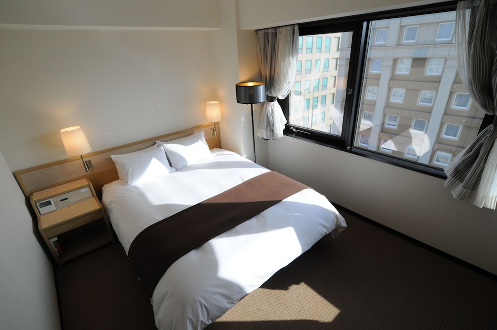 ROOM, DOUBLE BED