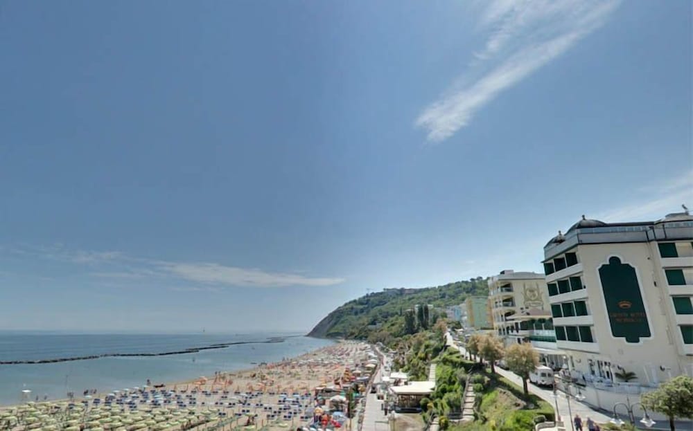 Hotel Giovanna Regina 30/34