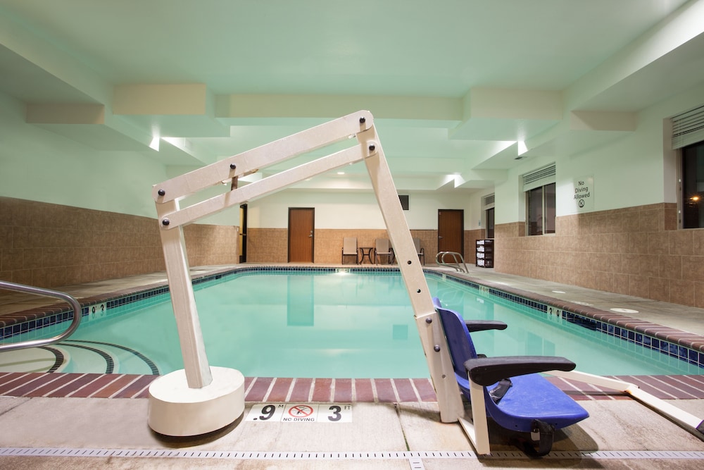 Holiday Inn Express Hotel And Suites Newport 26/76