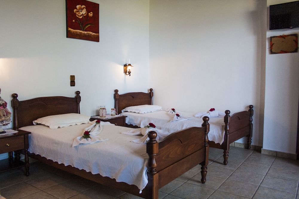 Kavoussi Resort 6/50