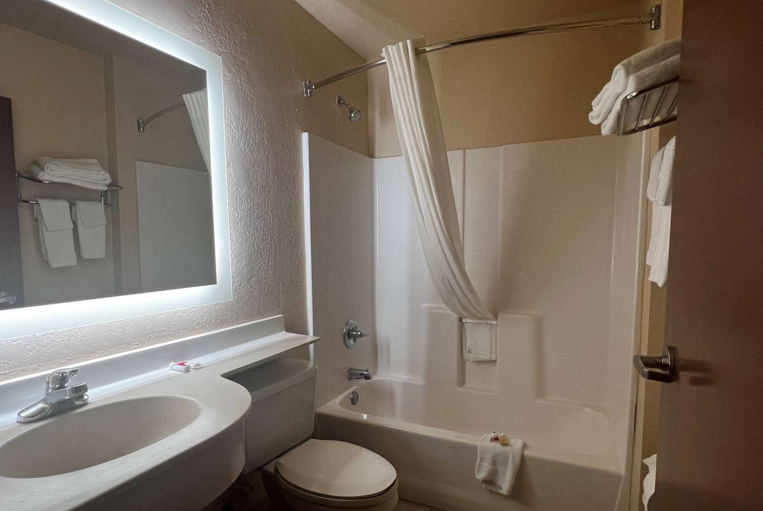 Microtel Inn And Suites Houston 32/32