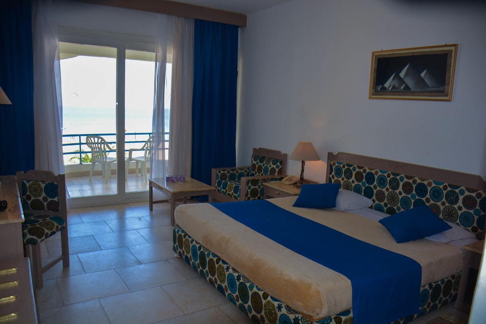 Queen Sharm Resort 12/50