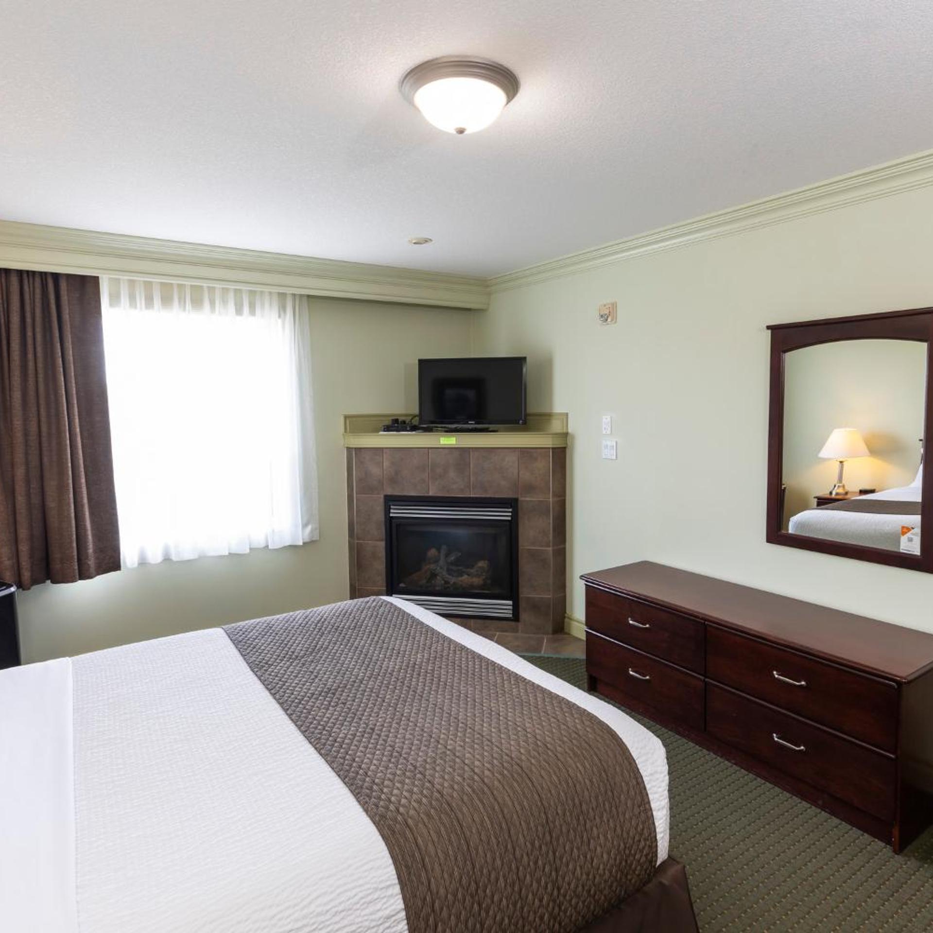 Efficiency, Queen Bed، Quality Inn & Suites Whitecourt 3/7
