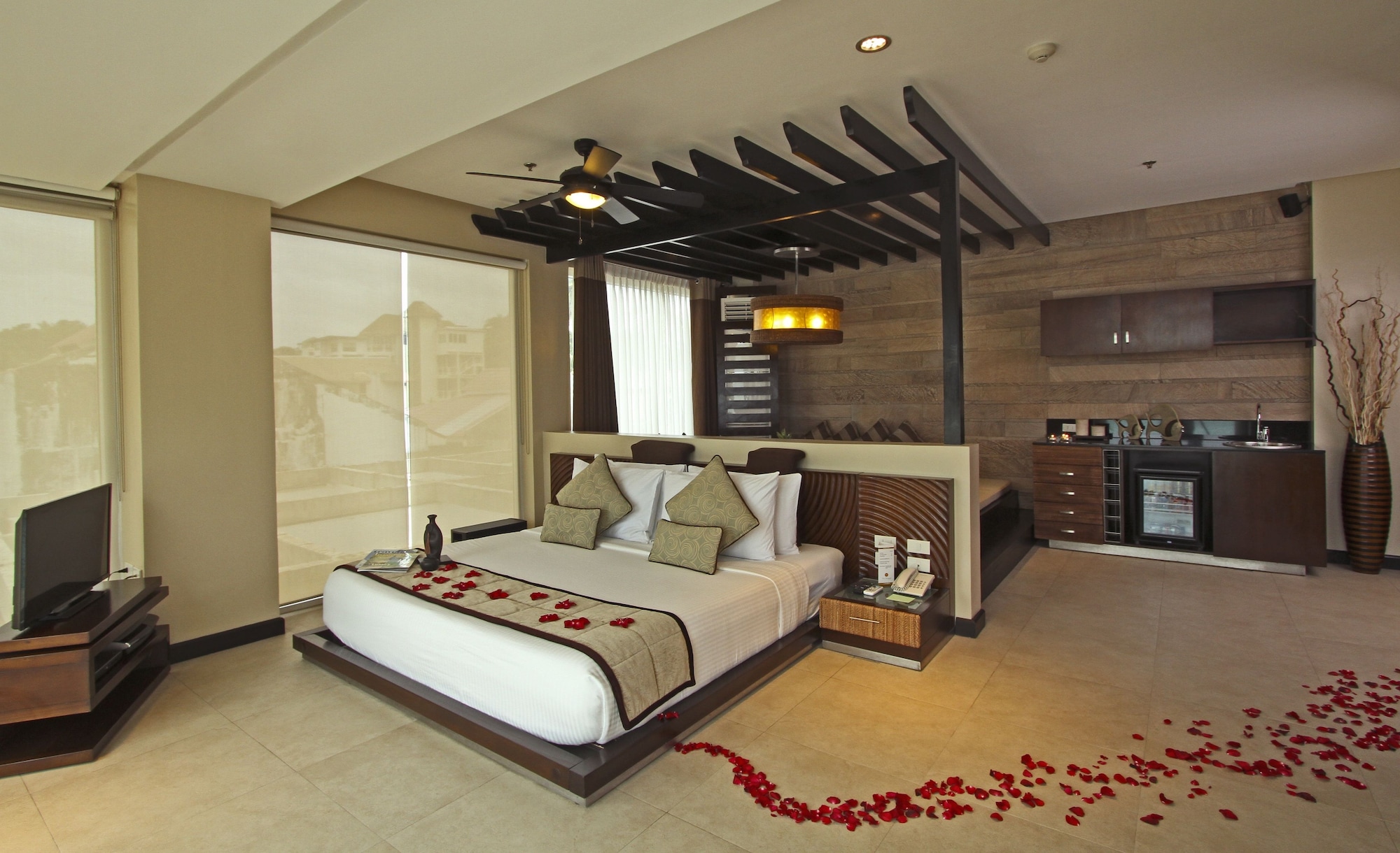 Heaven, Suite, King Bed