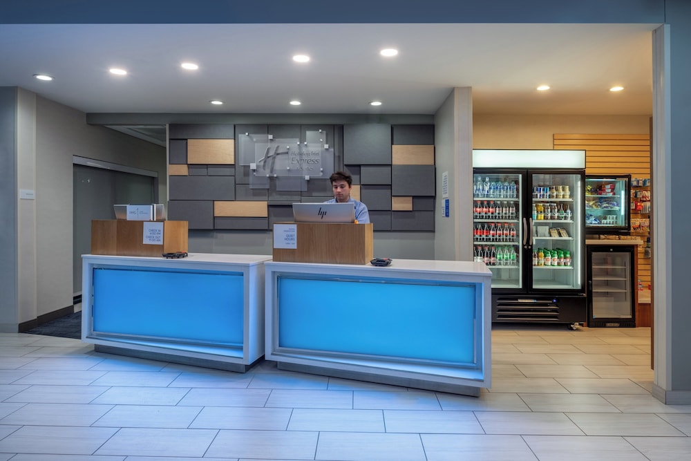 Holiday Inn Express & Suites - Gilbert - Mesa Gateway Airport 8/50