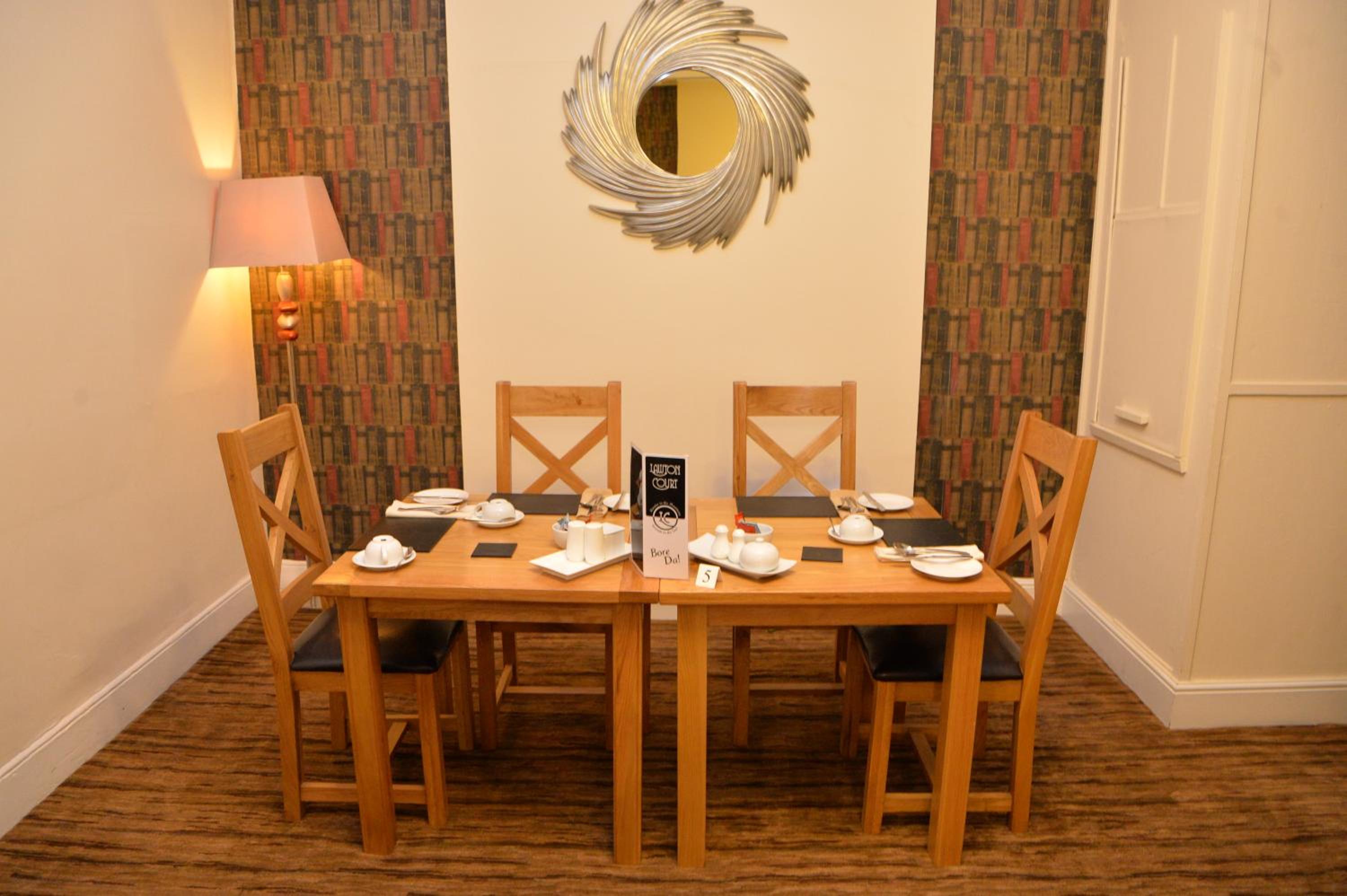 Lauriston Court Hotel 24/30